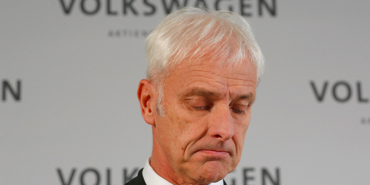 Volkswagen CEO Matthias Mueller makes a statement following a meeting before a deadline to inform US regulators on plans to comply with standards, at the VW factory in Wolfsburg, Germany, November 20, 2015.