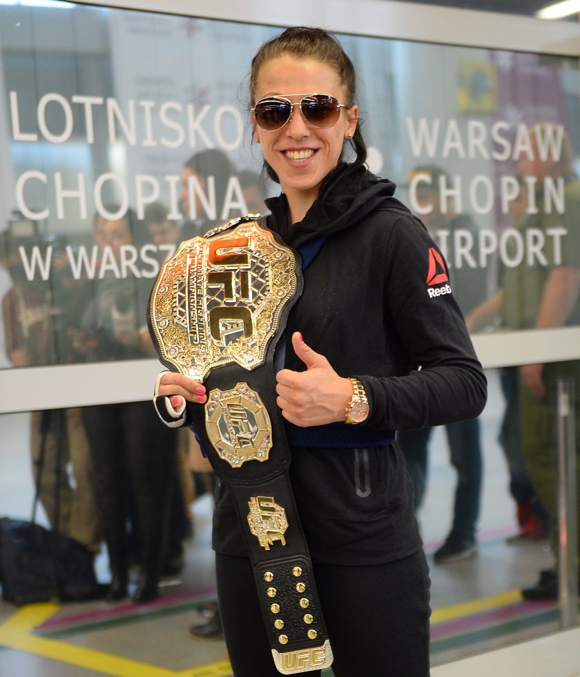 Jędrzejczyk wróciła do kraju ze złamaną ręką