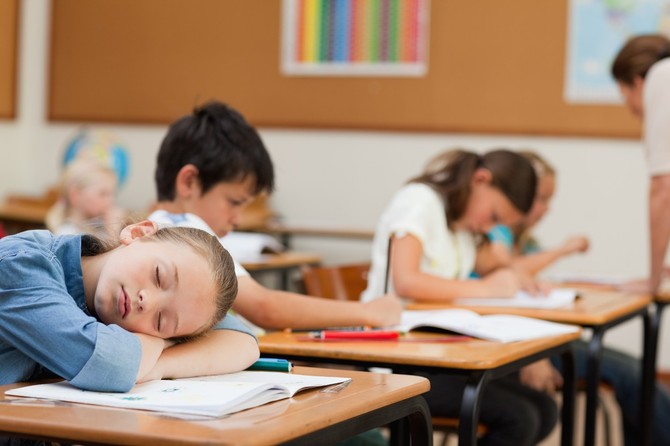 Koncentracija se meri sekundama, interesovanja se svode na dva-tri, i to obično dva-tri povr&scaron;na, za njihove godine pogre&scaron;na predmeta