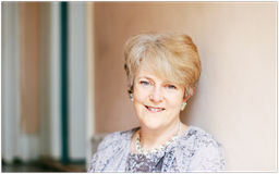 Zdobyła statuetki BAFTA i Emmy. Teraz pisze poczytne książki. Kim jest Lissa Evans?