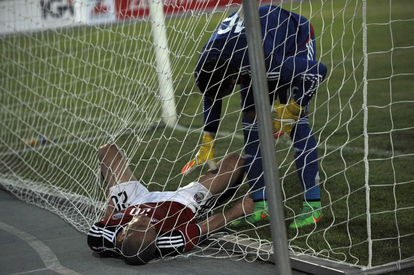 O krok od tragedii. Na mecz weszło 15 tys fanów więcej niż miejsc