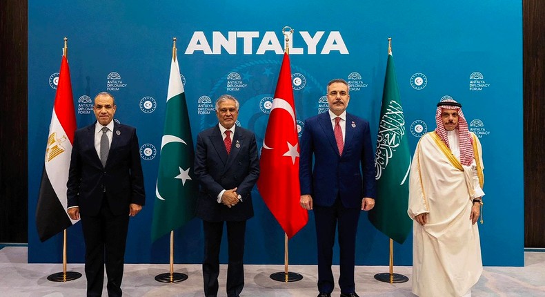 Saudi Arabia, Egypt, Pakistan and Türkiye demand end to Houthi attacks ...