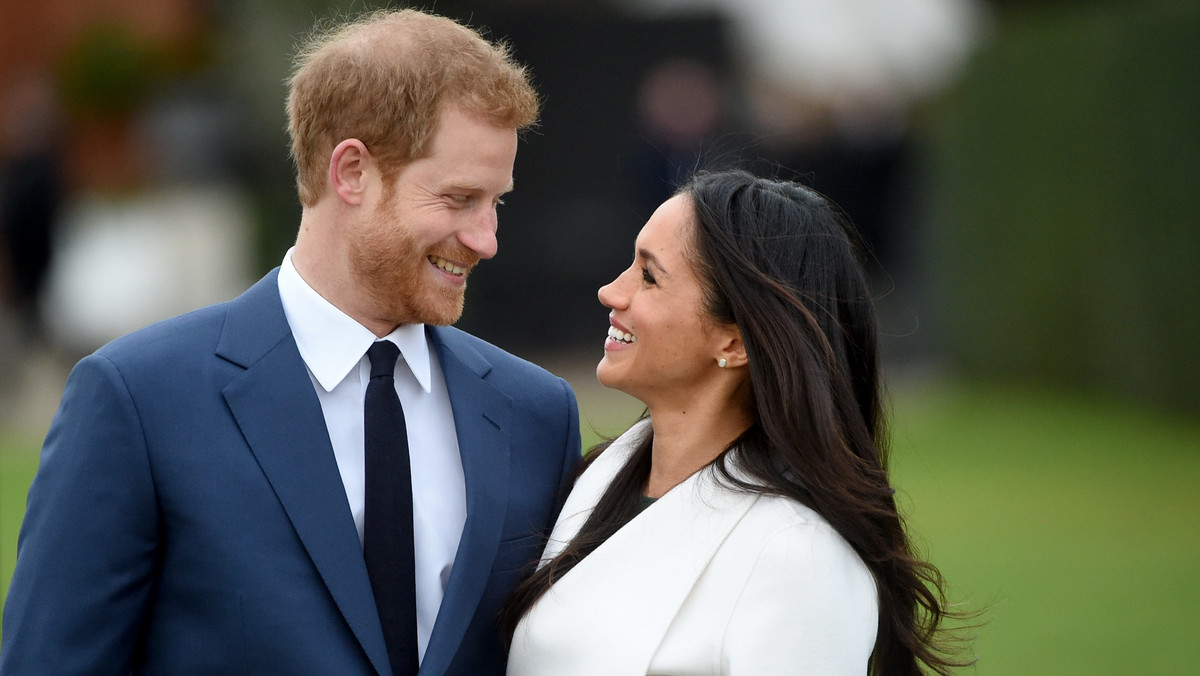 Niemal 37 lat - tyle czasu dzieli oba wywiady. Różnice dostrzec można gołym okiem. Speszona Diana i Meghan, która wyraźnie jest w swoim żywiole. Jedynie Karol i Harry z podobną ogładą i spokojem stanęli przed dziennikarzami w pierwszym wywiadzie po zaręczynach.