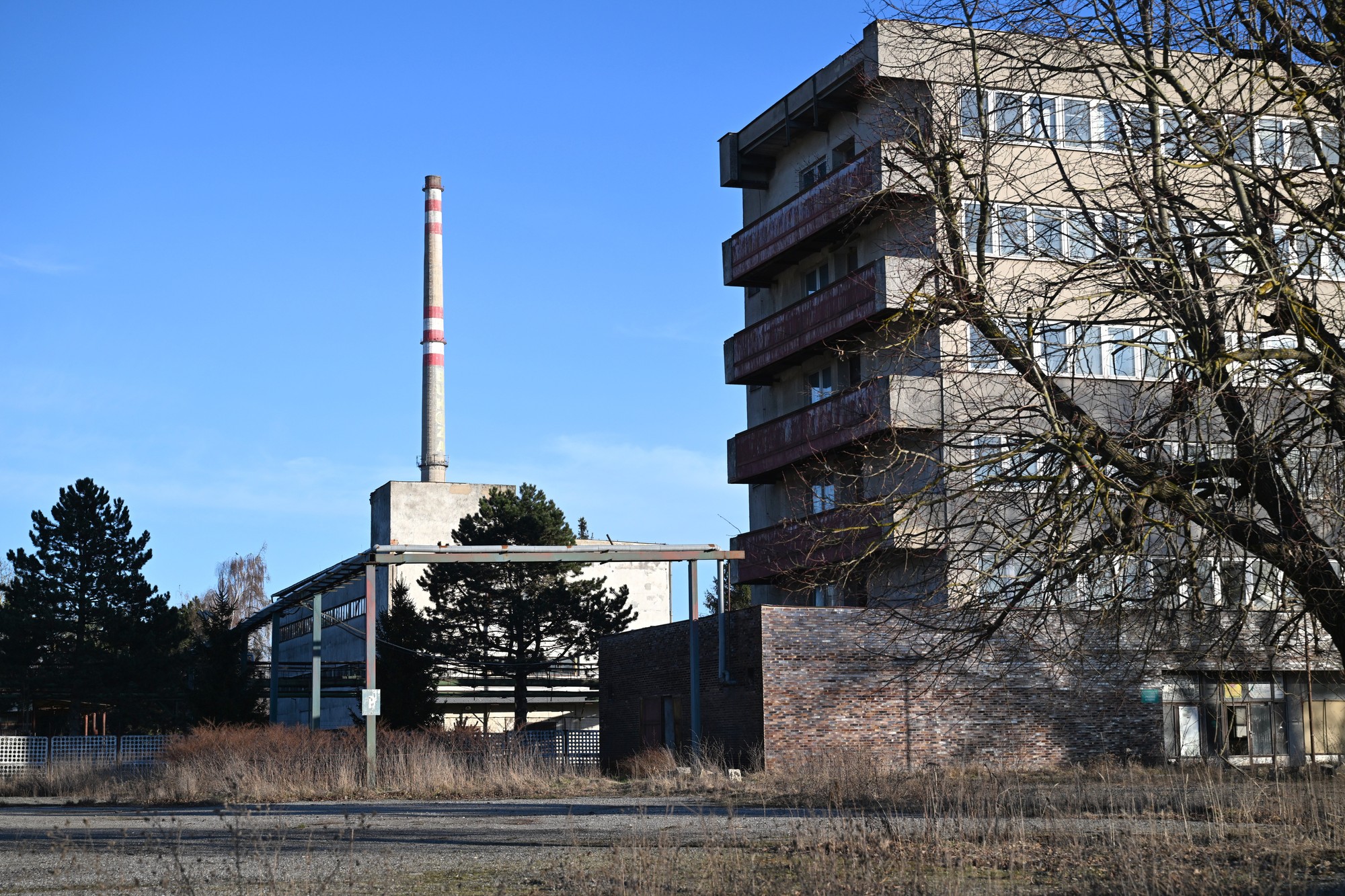 Bývalý areál spoločnosti Bukóza Holding v obci Hencovce. 