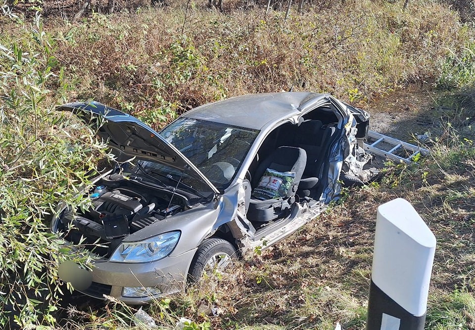 Na Záhorí sa zrazili dva autobusy a auto.