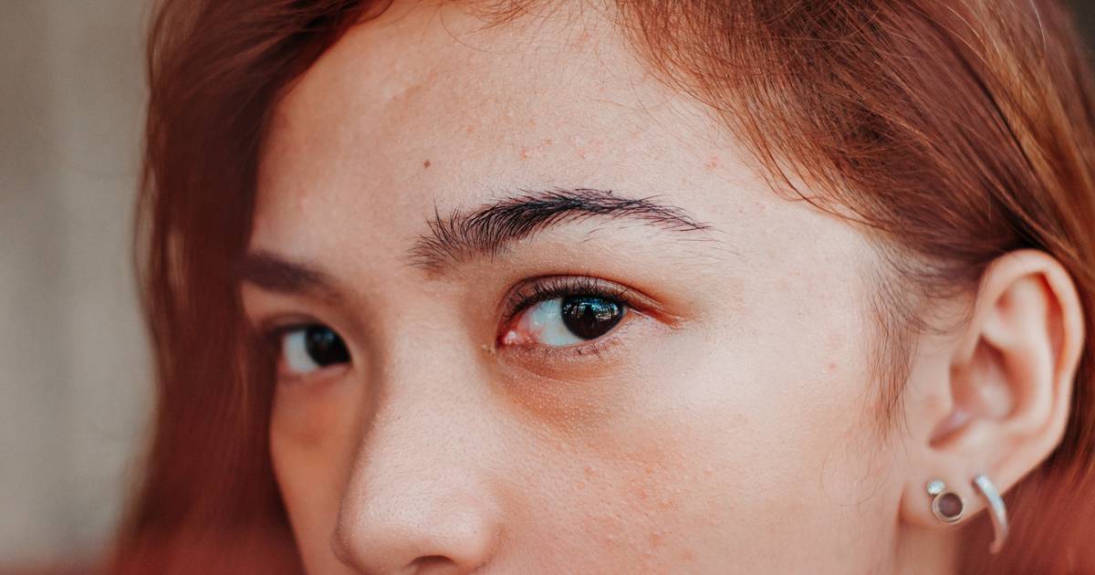 Najlepsza odżywka do brwi? Znajdziesz ją w osiedlowym sklepie za kilka złotych