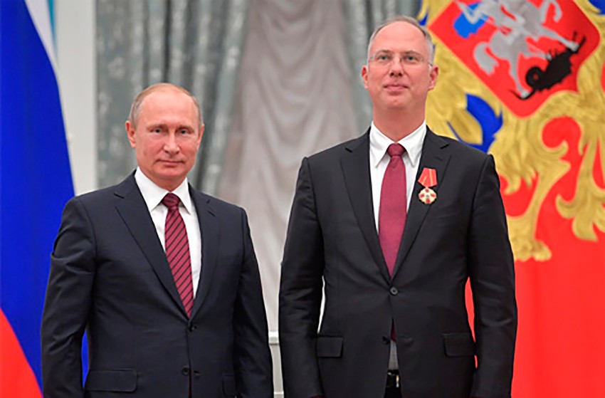 Vladimir Putin i Kiril Dmitrijev nakon oslobađanja američkog profesora Marka Fogela u Moskvi 1. januara 2015.