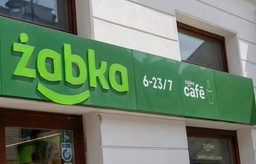 do której otwarta jest żabka w wielką sobotę? godziny otwarcia