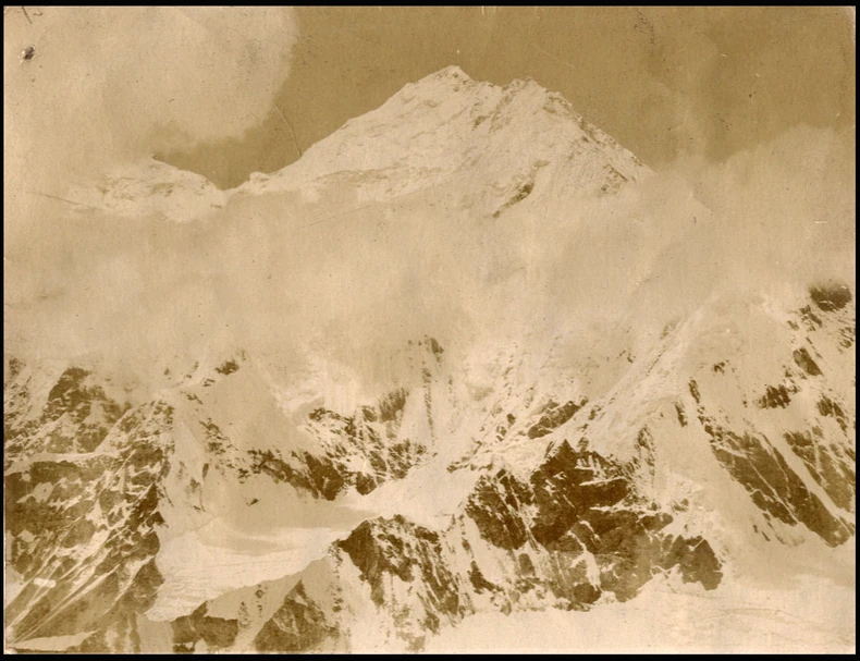 Prva fotografija Mont Everesta koju je napravio Malori