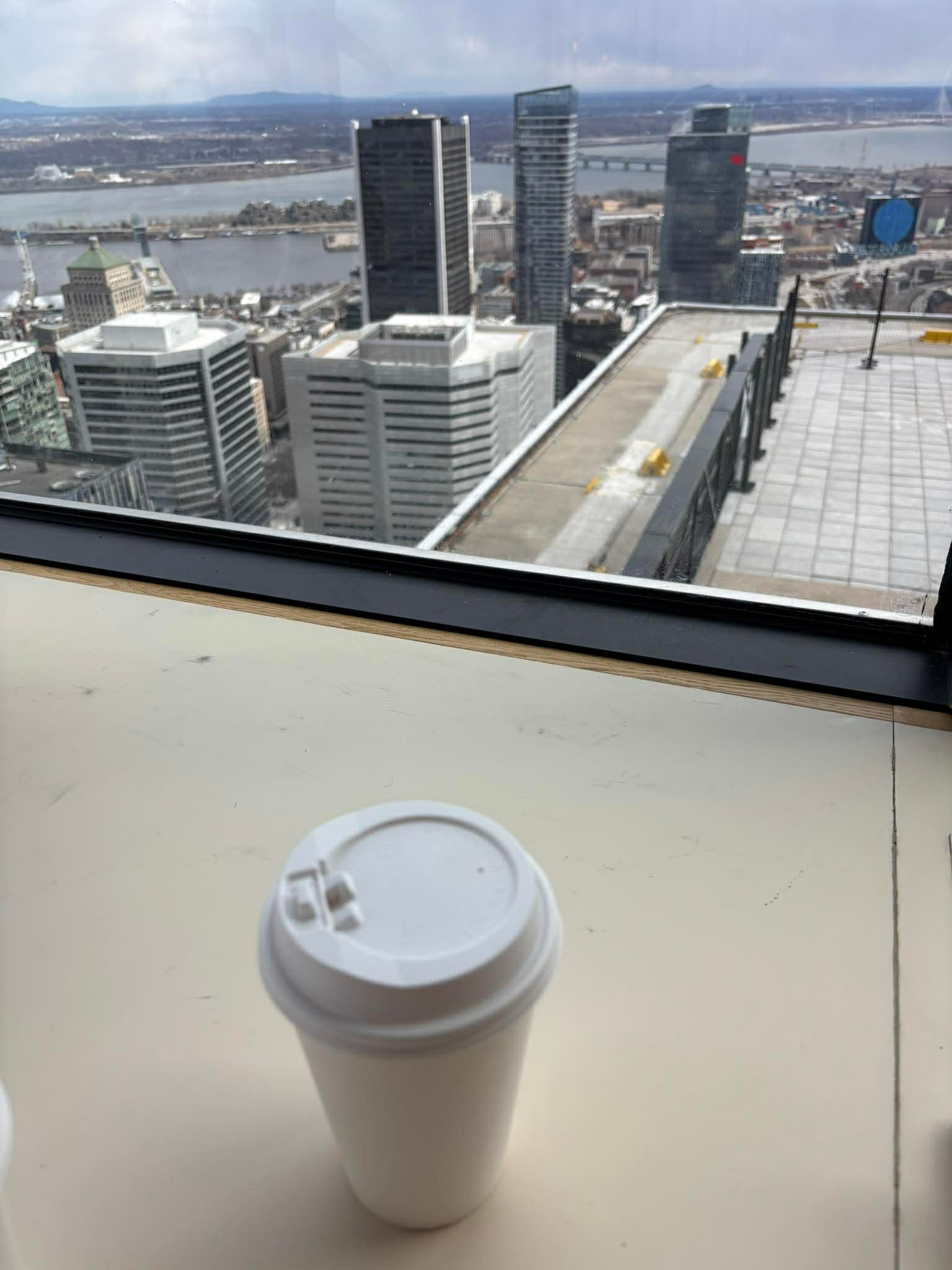 Čitateľka Monika navštívila kaviareň Sora Café v Montreale, ktorá sa nachádza na 45. poschodí.