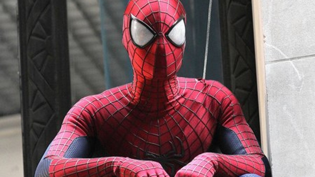 Do sieci trafiły kolejne zdjęcia z planu kontynuacji "Niesamowitego Spider-Mana". Na planie pojawił się odtwórca głównej roli, Andrew Garfield.