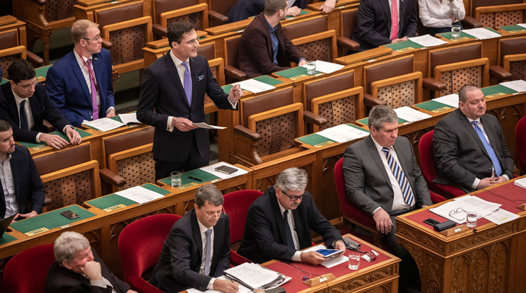 Gyöngyösi Márton (Jobbik) a Parlamentben / MTI/Szigetváry Zsolt