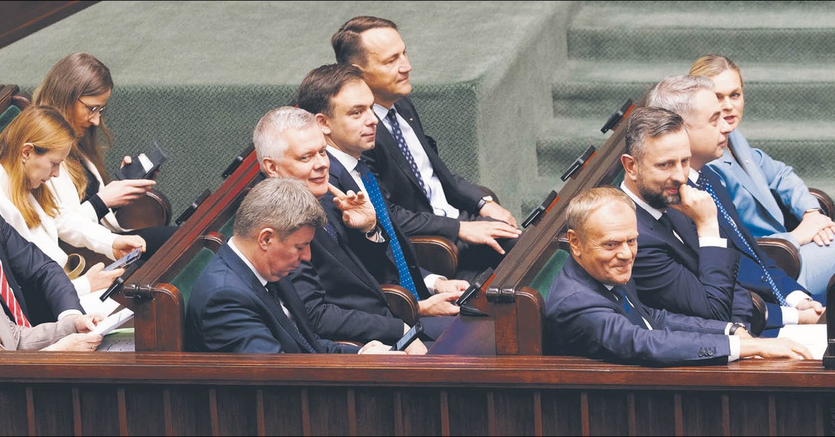 Rekonstrukcja rządu na nic? Nowy sondaż nie pozostawia złudzeń