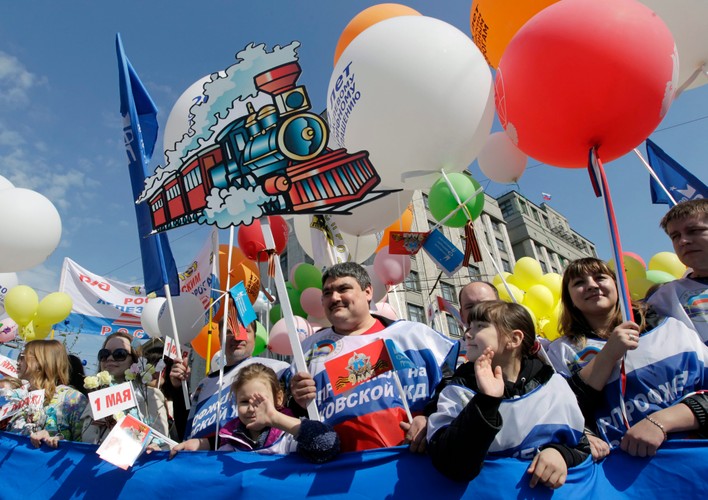 Kolorowe balony towarzyszyły maszerującym
