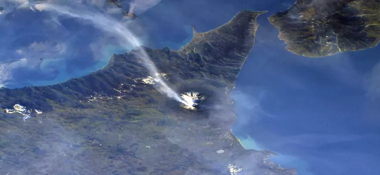 Etna znowu jest aktywna. Astronauci z ISS uchwycili wybuchy wulkanu z kosmosu