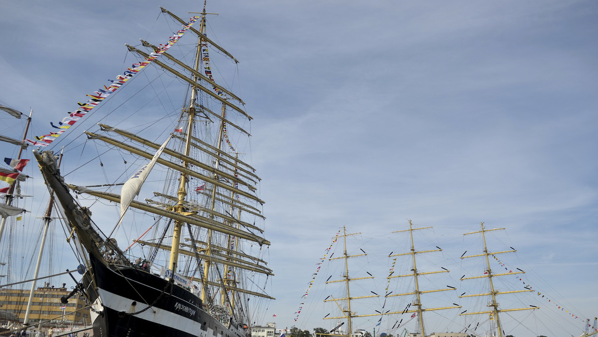 W Gdyni kończy się zlot żaglowców The Culture 2011 Tall Ships Regatta. Imprezę zakończy parada na wodach Zatoki Gdańskiej. Fot. PAP/Adam Warżawa
(Onet.pl/ksi)