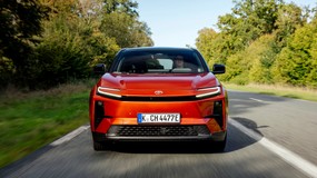 Nowa Toyota na rynku. Oto japońska rakieta dla dużej rodziny. Ile kosztuje?