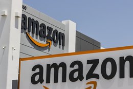 Amazon zmienił logo aplikacji mobilnej. Poprzednie internautom kojarzyło się z Hitlerem