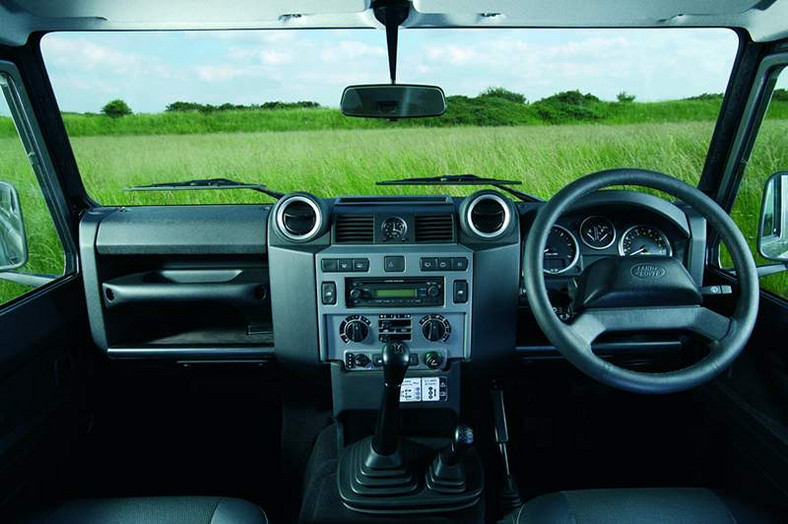 Land Rover Defender 2007: ten sam, a jednak inny