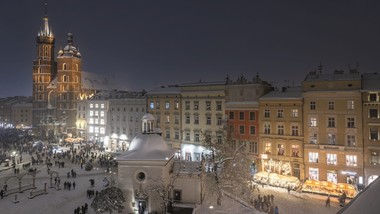krótkie wyjazdy do miasta zamiast nart? badanie: już co drugi polak wy