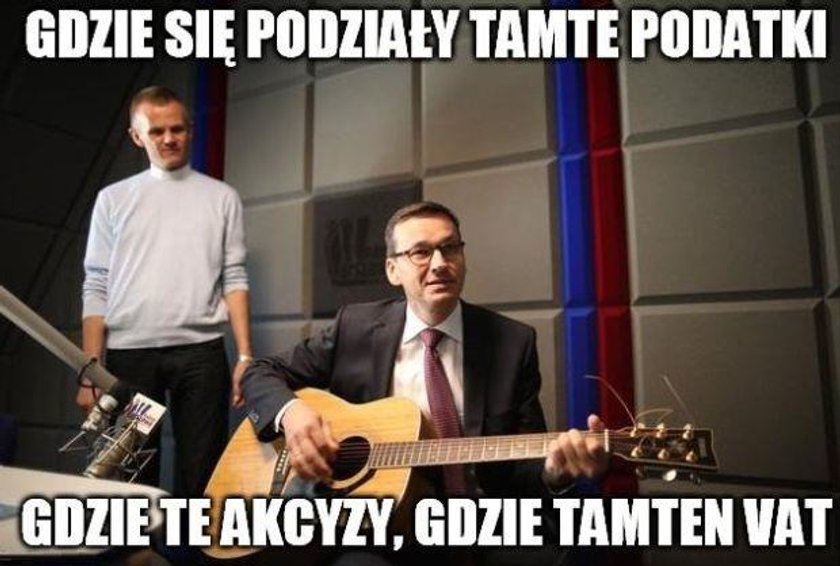 Pokazali Morawieckiego z gitarą. I zaczęło się, internet oszalał