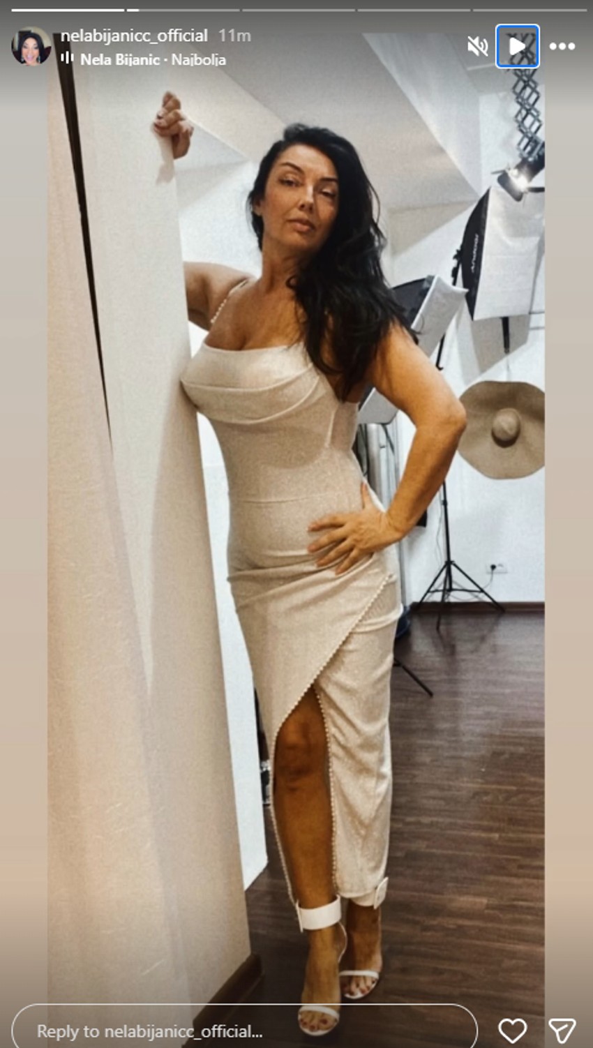Nela Biljanić u elegantnoj haljini