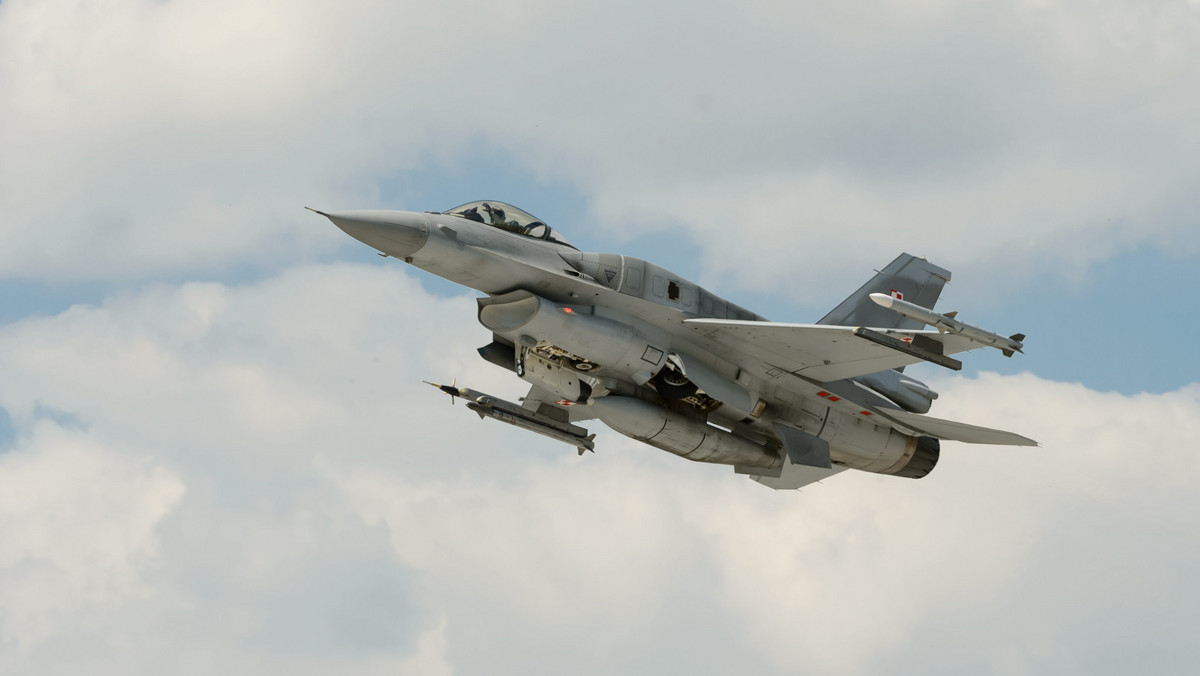 Zmasowany atak Rosji na Ukrainę. Polska poderwała F-16
