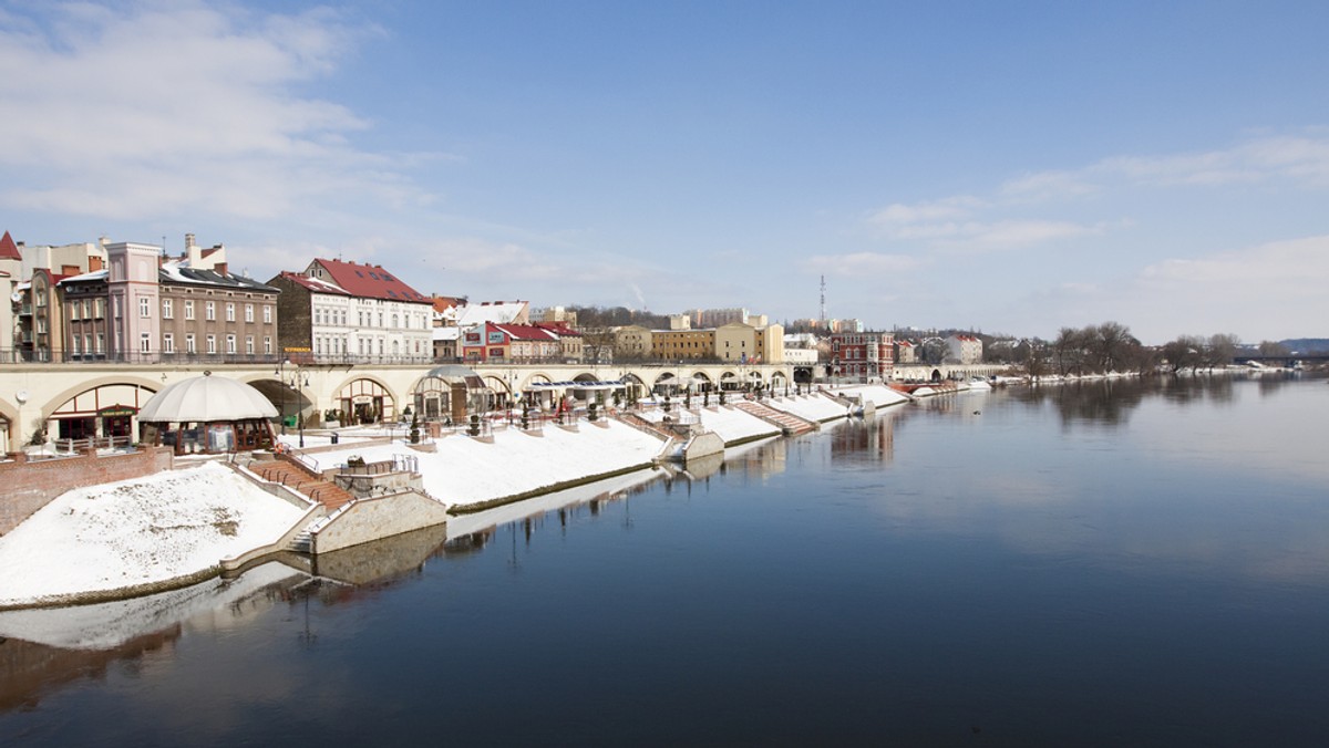 W 2015 r. w Lubuskiem planowanych jest kilka dużych inwestycji. Modernizację bazy będą kontynuowały szpitale, w Zielonej Górze powstanie planetarium i muzeum przyrodnicze, w Gorzowie ok. 300 osób znajdzie pracę w centrum dystrybucyjnym jednej z sieci sklepów.