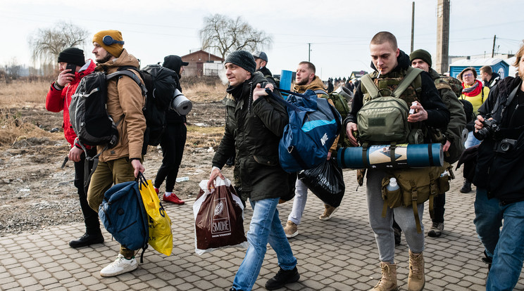  Az első négytagú csoport hajnalban lépett be Romániába, a második, héttagú csoport a déli órákban/ Fotó: Northfoto