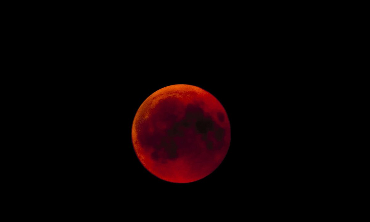 Częściowe zaćmienie Księżyca. W tych godzinach będzie najlepiej widoczne