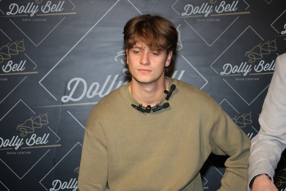 PEVAČICA JAVNO ISPROZIVALA JAKOVA JOZINOVIĆA Oglasila se u centru skandala: "Zabranio je pevanje svoje jedne jedine pesme, on koji je dvorane napunio tuđim pesmama"