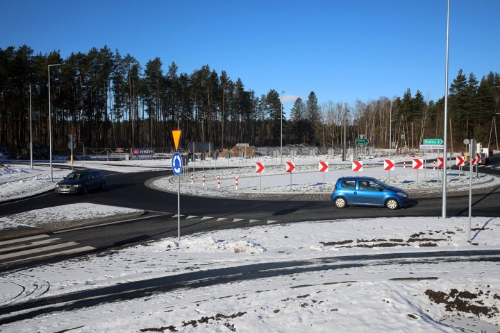 Budują stację paliw przy osiedlu Sterowców w Dywitach. Wielu mieszkańców zniesmaczonych [ZDJĘCIA]