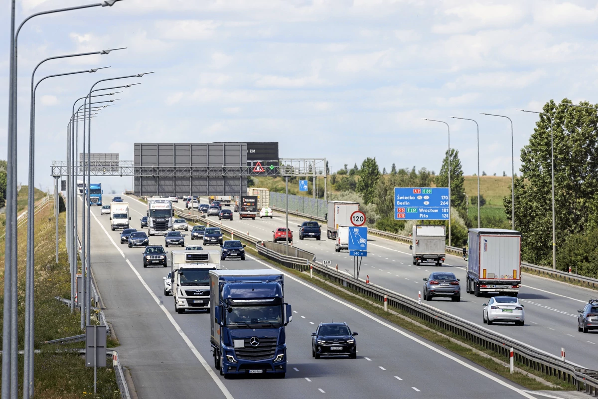  Dramatyczny finał kłótni na autostradzie. 37-latek potrącony przez tira