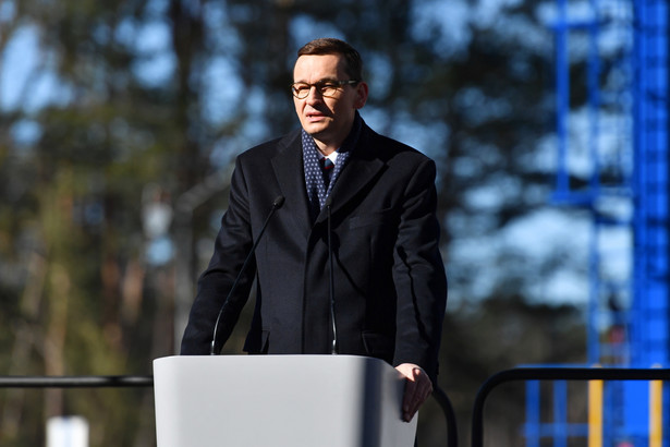 Premier Mateusz Morawiecki podczas uroczystości nadania nazwy maszynie drążącej stałe połączenie pomiędzy wyspami Uznam i Wolin