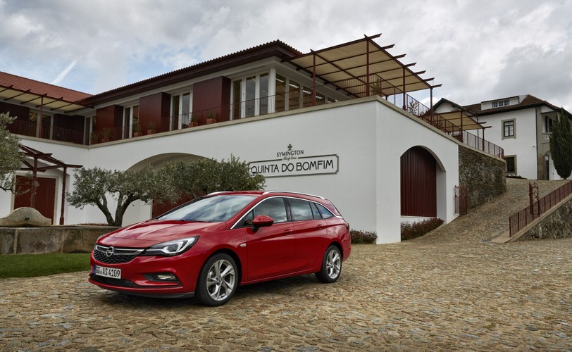 Opel astra sports tourer