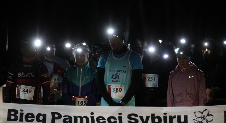 Bieg Pamięci Sybiru odbywa się po zmroku w lesie
