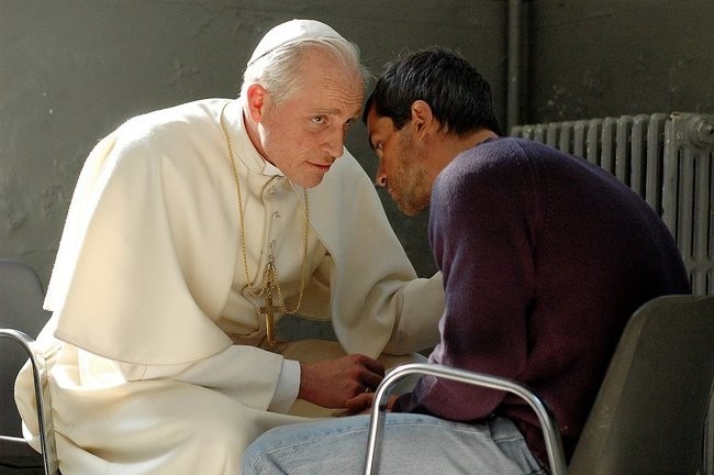 Piotr Adamczyk jako Jan Paweł II w filmach 'Karol. Człowiek, który został papieżem' i 'Karol. Papież, który pozostał człowiekiem'