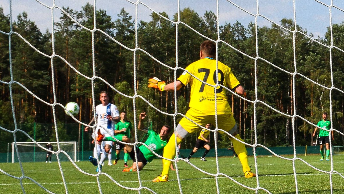 W rozegranym w Kępie k. Płońska meczu kontrolnym zespołów piłkarskiej ekstraklasy Górnik Łęczna zremisował z Lechem Poznań 2:2 (1:1).