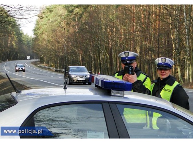 Oto zdjęcia z kontroli drogowej prowadzonej przez warmińsko-mazurskich policjantów