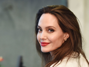 Soha nem találod ki, hogy ki Angelina Jolie asszisztense