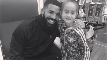 Megható: így lepte meg Drake a kórházban az egyik legkisebb rajongóját