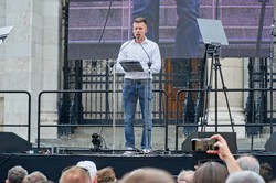 "Pojawił się znikąd" i... nagle zagroził Orbanowi