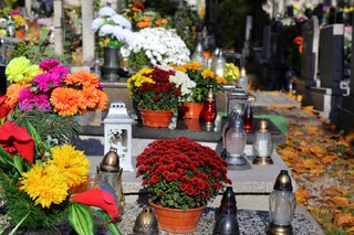 Zasiłek pogrzebowy – waloryzacja obowiązkowa, ale rzadsza. Czy to już koniec przepychanki w rządzie?