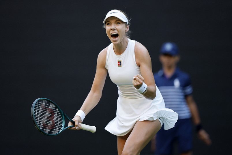 I wtedy weszły one, całe na biało. Najlepsze tenisistki grają na Wimbledonie [FOTO]