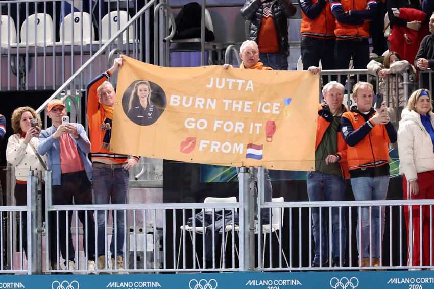 Holandski navijači sa transparentom: Juta, sprži led, idemo | Foto: TERESA SUAREZ/EPA/Shutterstock