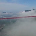 Chiński most w chmurach. Niesamowite zdjęcia z drona