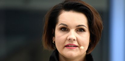 Edyta Lewandowska z "Wiadomości" nie mówi o swoim życiu prywatnym. Teraz na jaw wyszło, kto jest ojcem jej dziecka. Na pewno go kojarzycie!