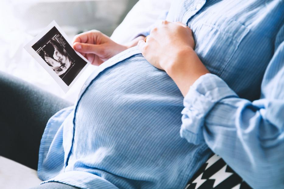 Első gyermekét várja az énekes - illusztráció Fotó: iStock