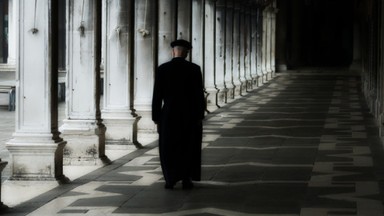 Podwójne życie księdza. Alimenty dla syna kapłana?