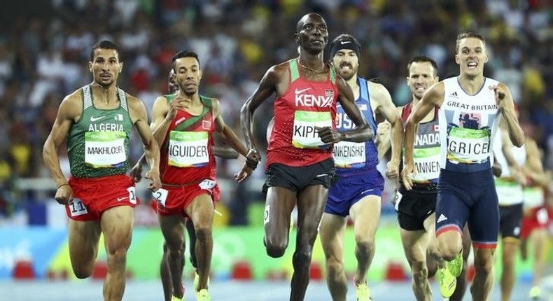 . (From L) Taoufik Makhloufi (ALG) of Algeria, Abdalaati Iguider (MAR) of Morocco, Asbel Kiprop (KEN) of Kenya, Ben Blankenship (USA) of USA and Charlie Grice (GBR) of Great Britain compete. 